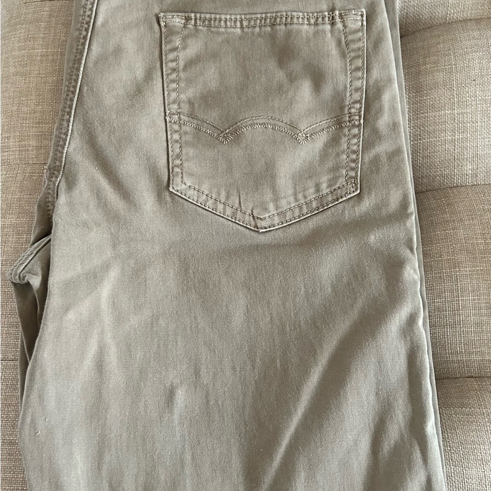 Men’s flex straight leg AE khaki pant size 30x34
